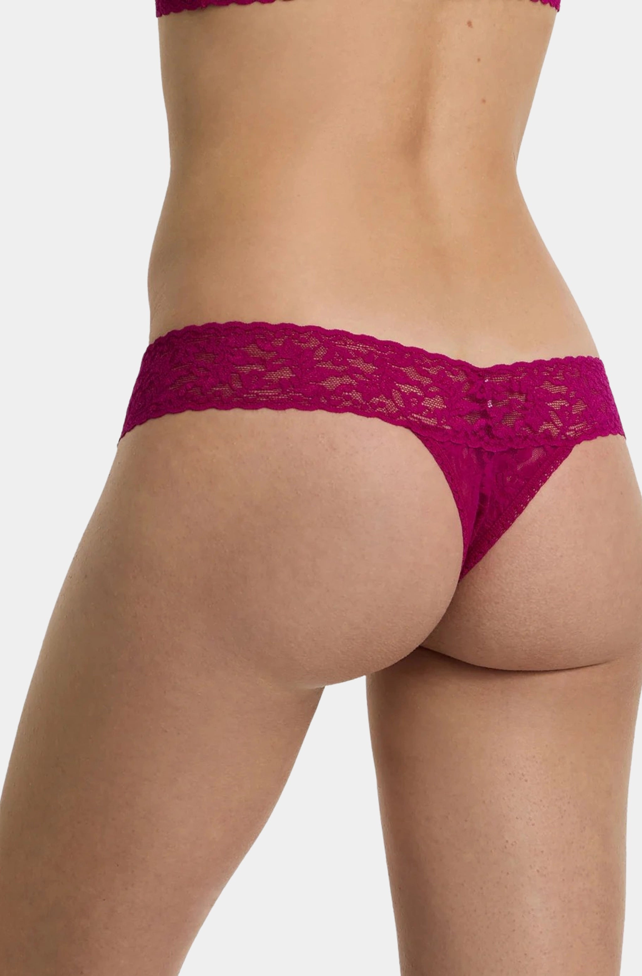 Signature Lace Low Rise Thong