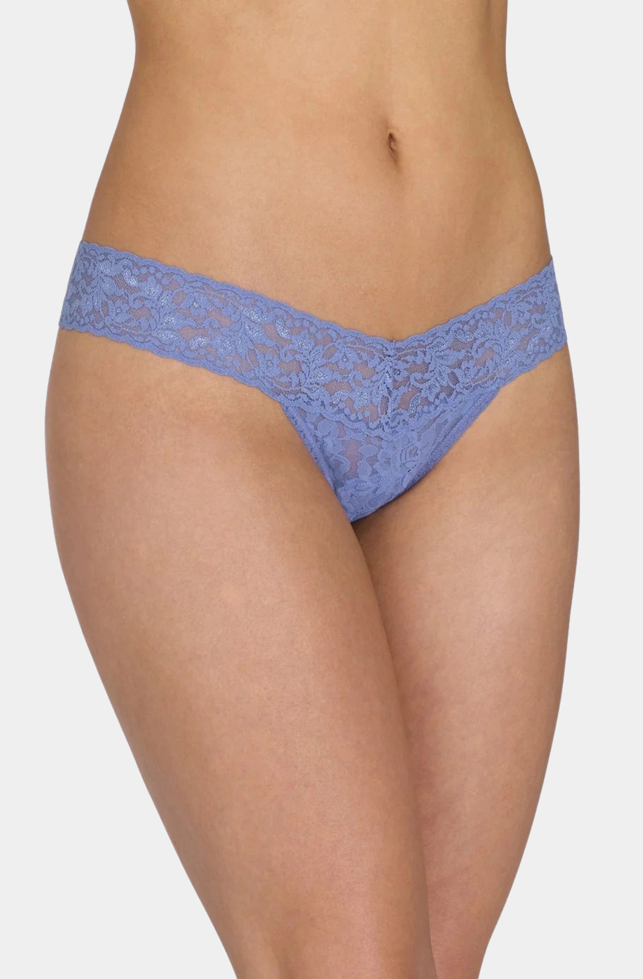 Signature Lace Low Rise Thong