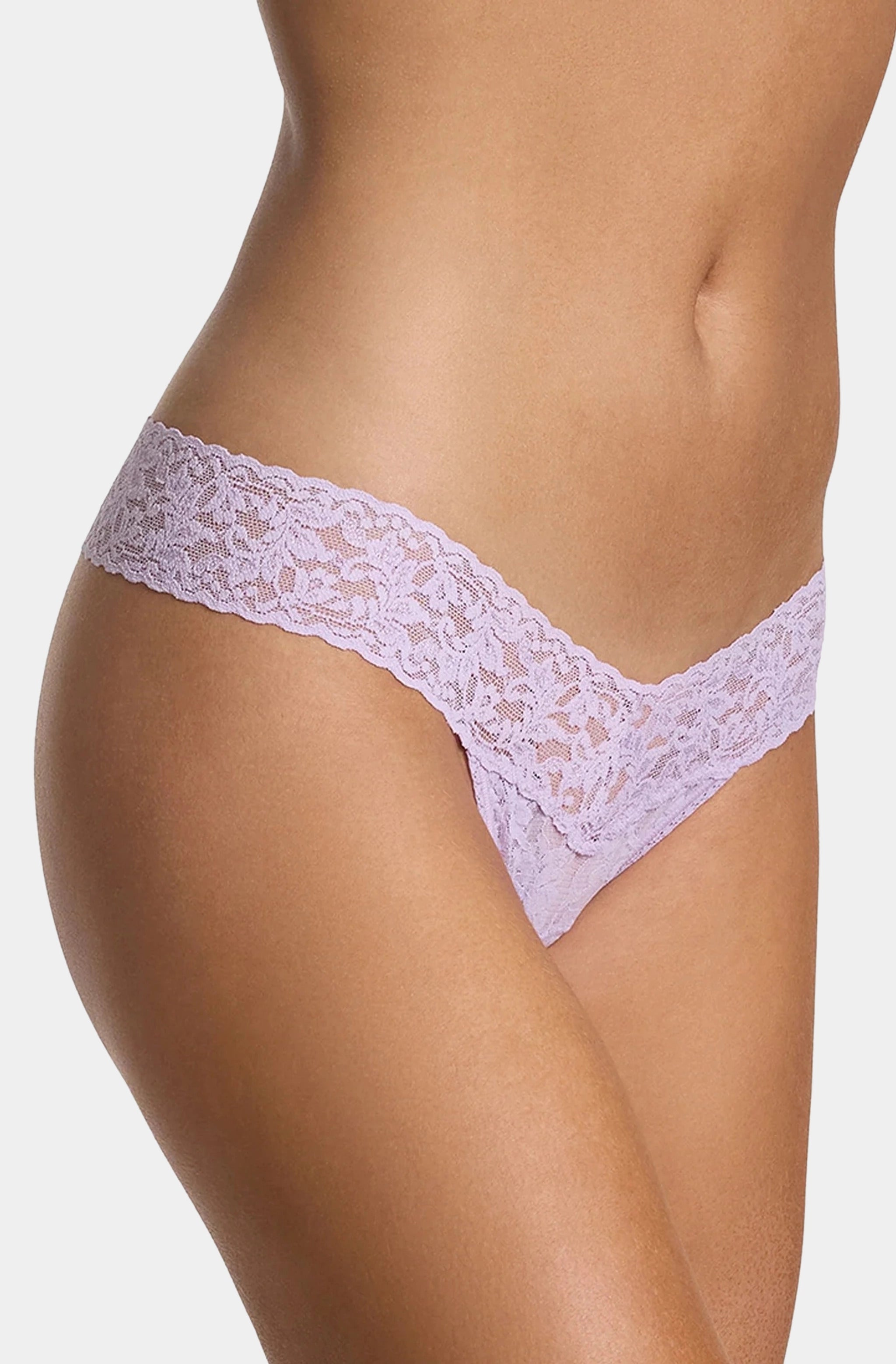 Signature Lace Low Rise Thong