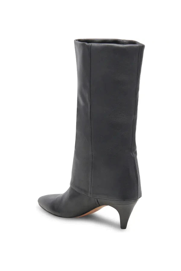 Dionne Boot
