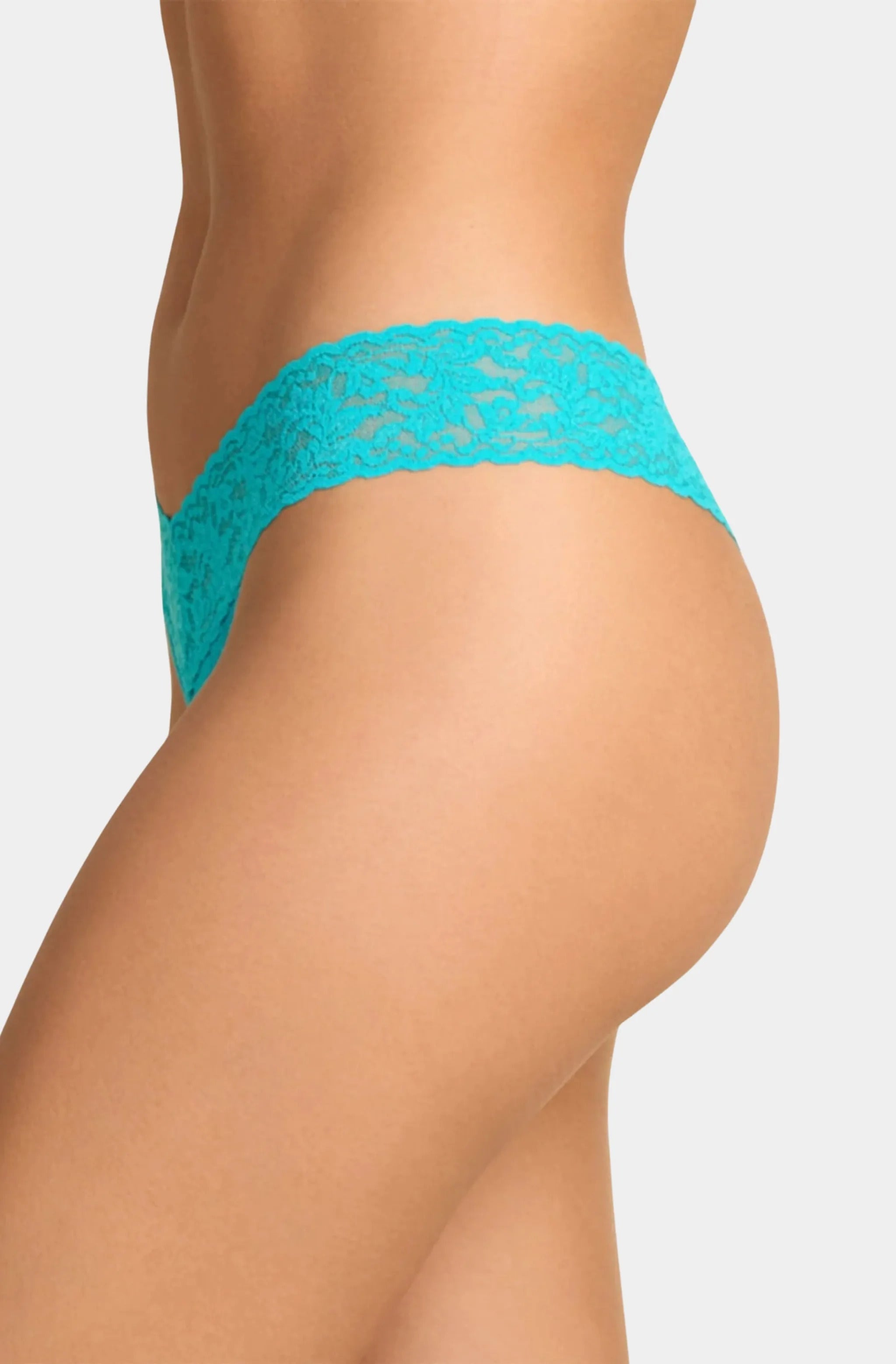 Signature Lace Low Rise Thong