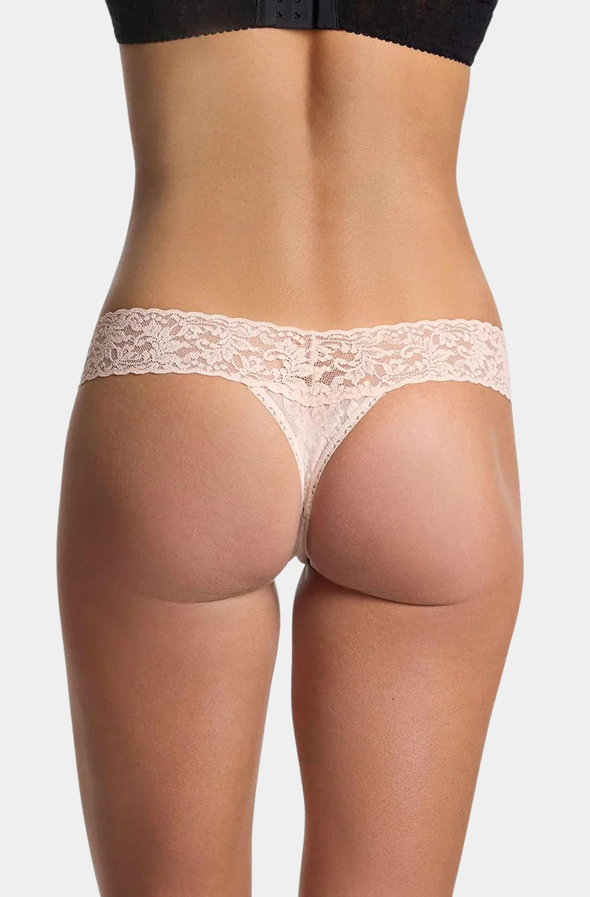 Signature Lace Low Rise Thong