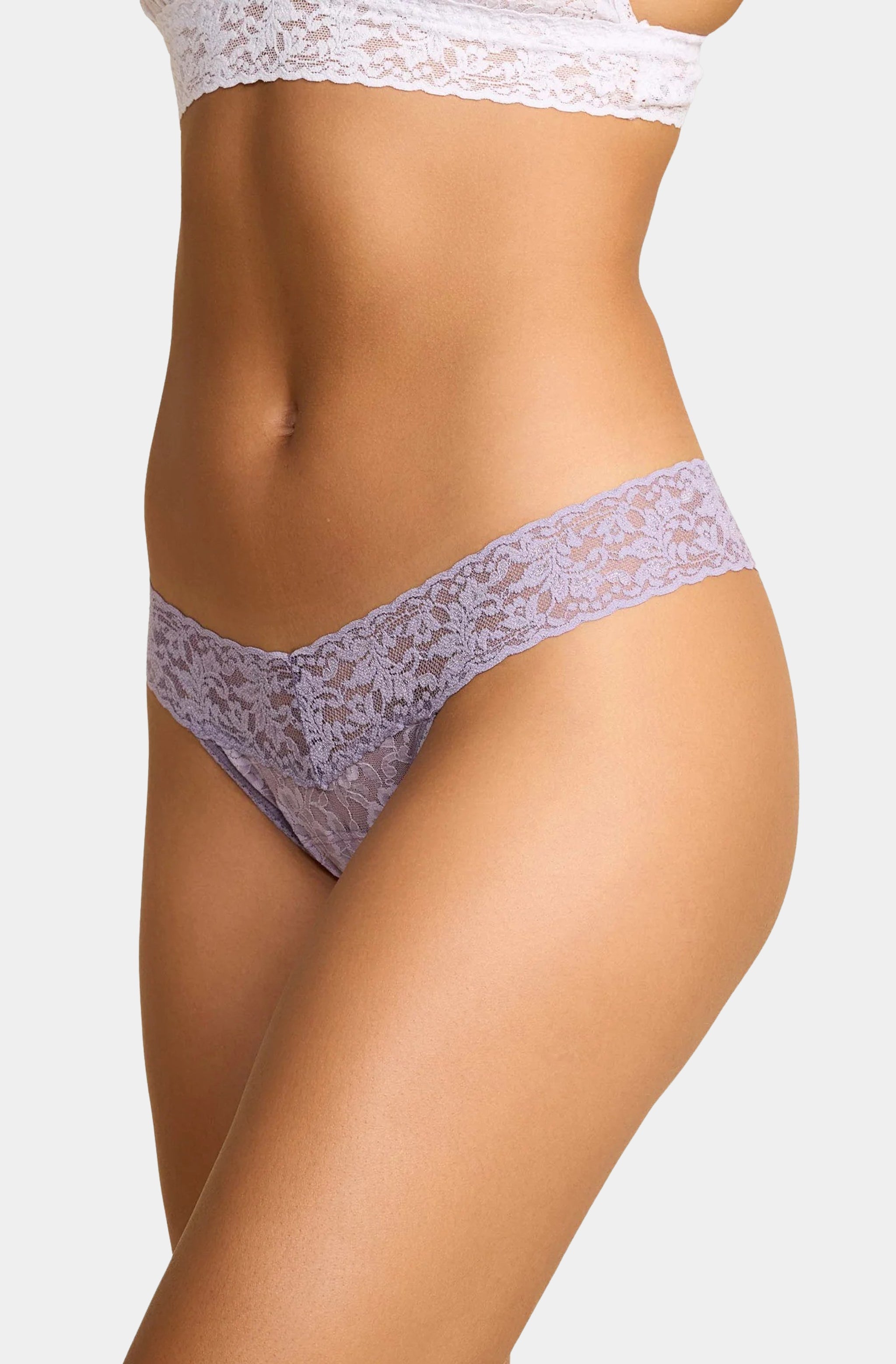 Signature Lace Low Rise Thong