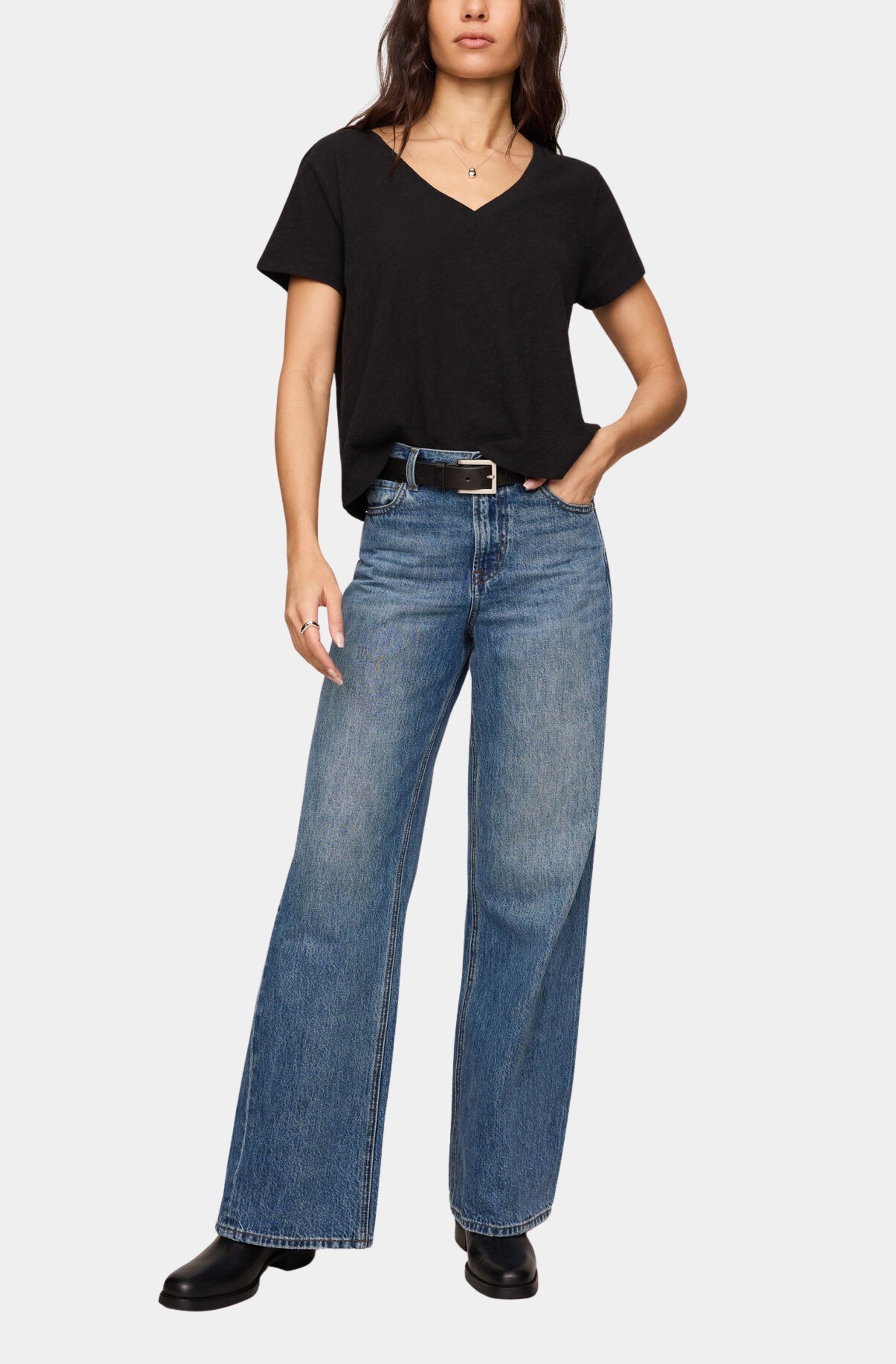Nomad V Neck Tee